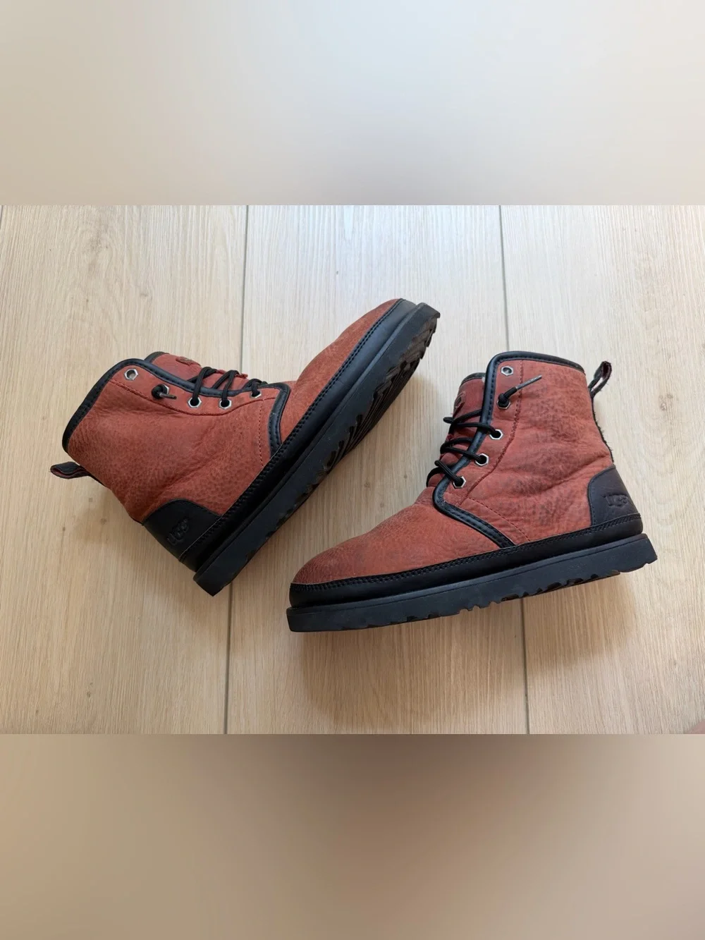 Men’s UGG Harkley Boots size 6